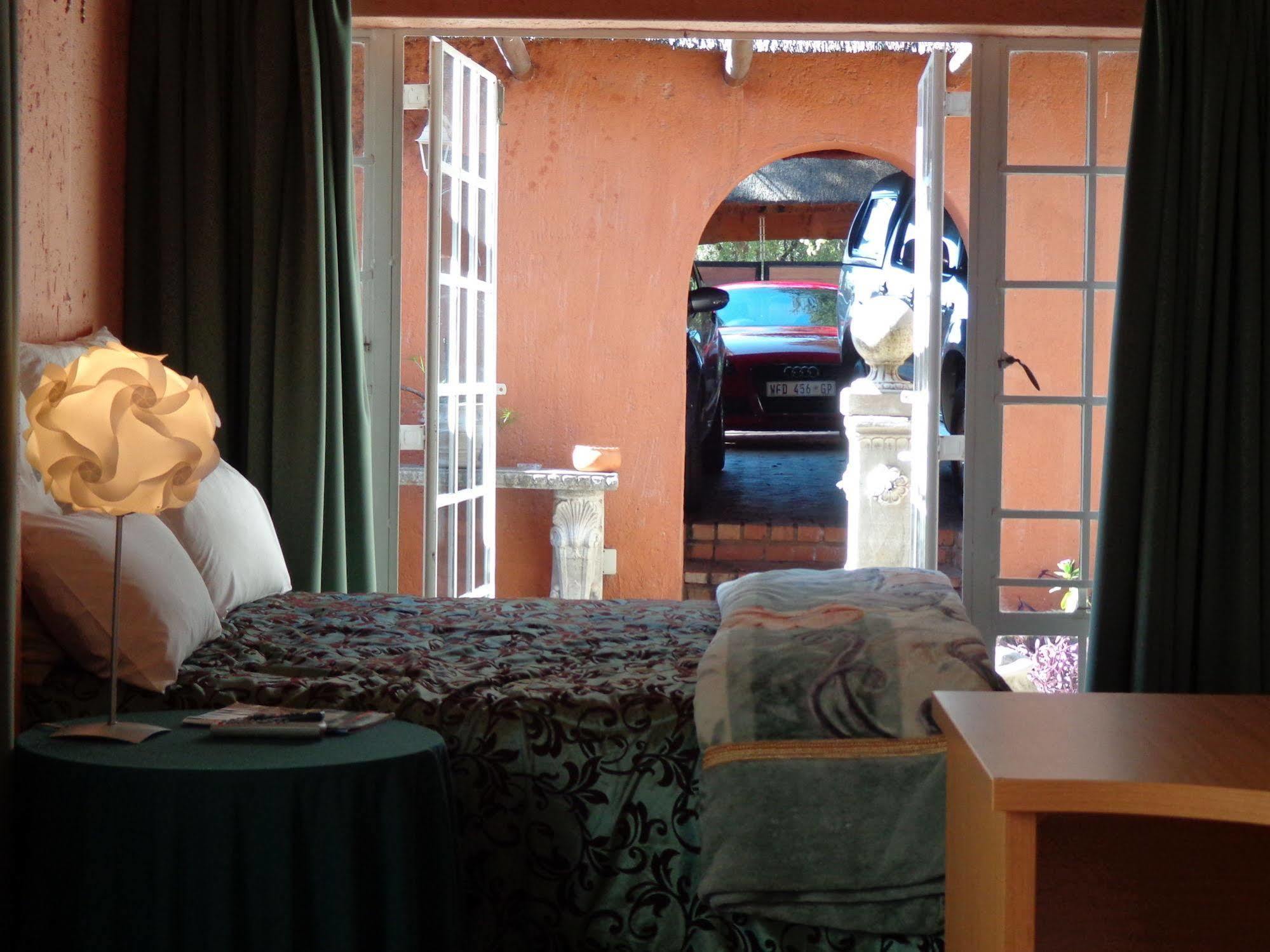 פרטוריה Treetops & Treats Guest House מראה חיצוני תמונה